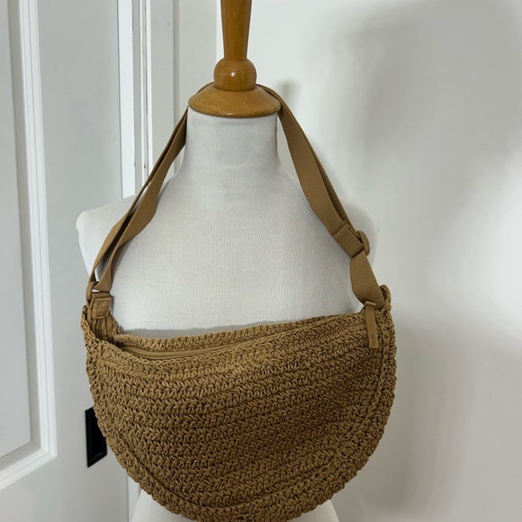 UNIQLO Straw Half-Moon Crossbody Bag From Japan - Picture 2 of 5
